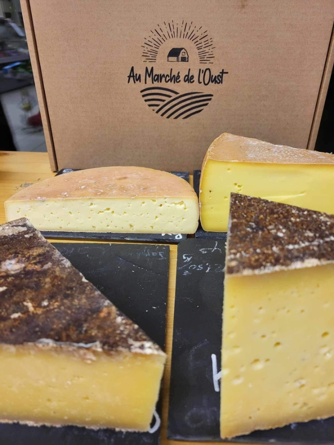 Au Marche De Loust Boucherie Ploermel FROMAGERIE 1